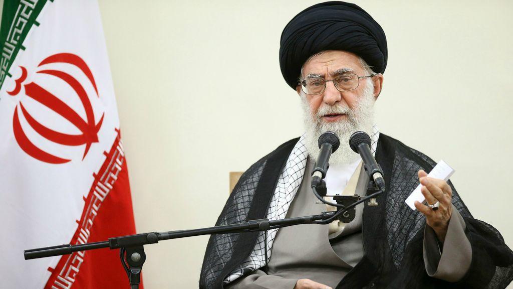 Irans Staatsoberhaupt Chamenei "billigt schlecht sitzende Kopftücher"