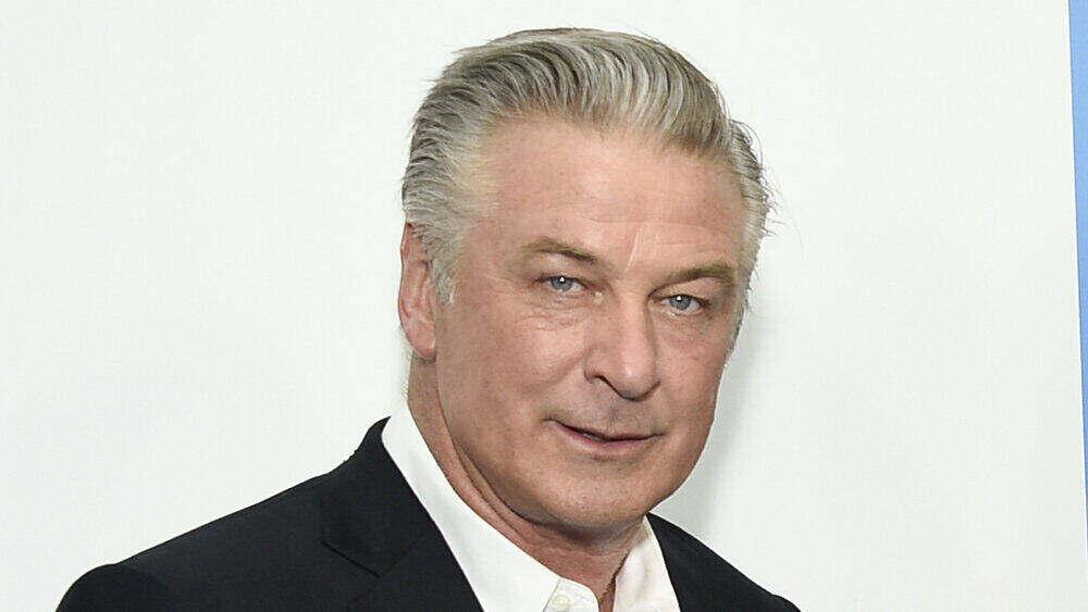 Alec Baldwin plädiert wegen Tod von Halyna Hutchin auf nicht schuldig Alec Baldwin plädiert wegen Tod von Halyna Hutchin auf nicht schuldig