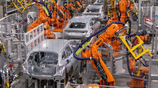Autoindustrie: Gewinne für Autobauer künftig nur noch mit neuer Technologie