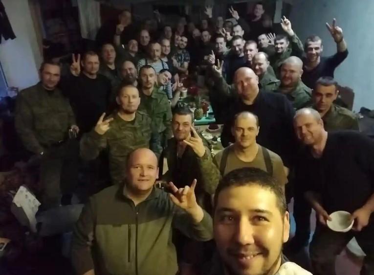 "Es ist eine Schande nicht in den Krieg zu ziehen": Gedämpfter russischer Protest gegen den Ukraine-Konflikt