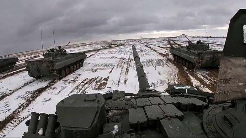 Russische Truppen greifen in der Ukraine an kommen aber nicht voran