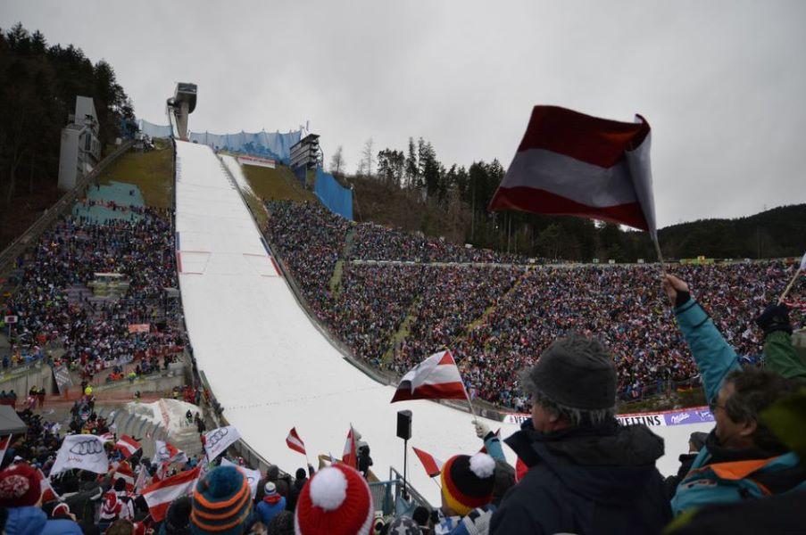 Skisprung-Wahnsinn in Willingen nach Orkan und Corona-Pandemie wieder zurück Skisprung-Wahnsinn in Willingen nach Orkan und Corona-Pandemie wieder zurück
