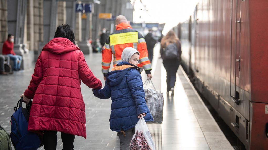 Ministerpräsidenten drängen auf schnellere finanzielle Unterstützung für Flüchtlingsunterbringung
