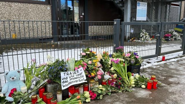 Zeugen Jehovas gedenken der Opfer des Amoklaufes mit acht Toten in Hamburg