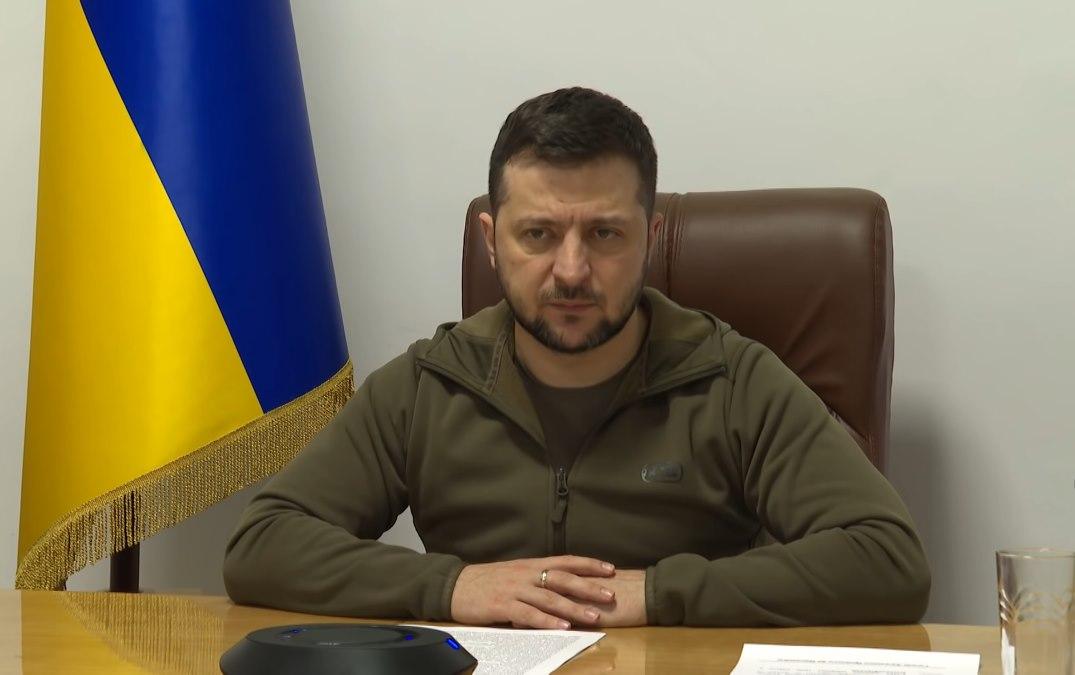 Präsident Selenskyj bekräftigt die Forderung der Ukraine nach weiteren Waffenlieferungen