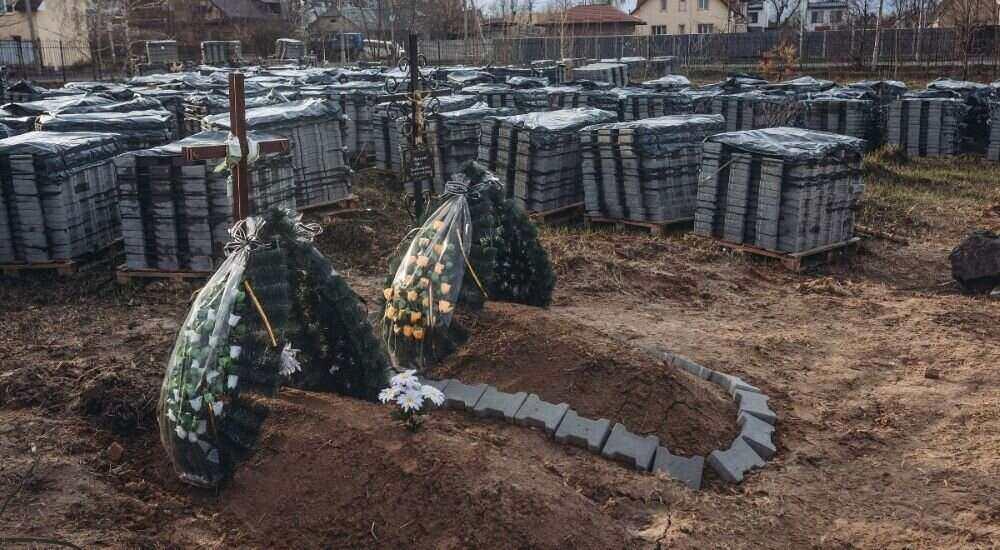 Ukraine: Gedenken der 8 Männer am Jahrestag die in Bucha russische Truppen aufhielten