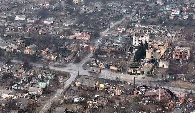 Russland wechselt in Bachmut zur Taktik der "verbrannten Erde"
