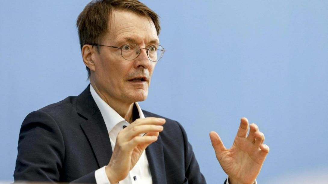 Gesundheitsminister Lauterbach will die Akzeptanz der digitalen Patientenakte steigern Gesundheitsminister Lauterbach will die Akzeptanz der digitalen Patientenakte steigern