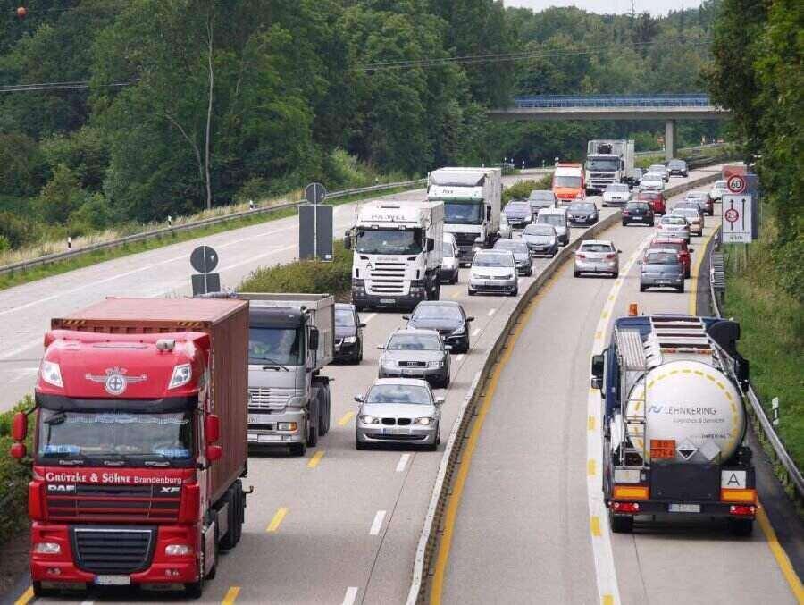 Tempolimit in Deutschland hat laut Studie auch einen erheblichen wirtschaftlichen Nutzen