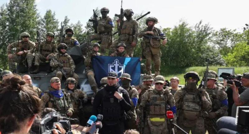 "Wir sind Russen wie ihr": Anti-Putin-Milizen geraten ins Rampenlicht