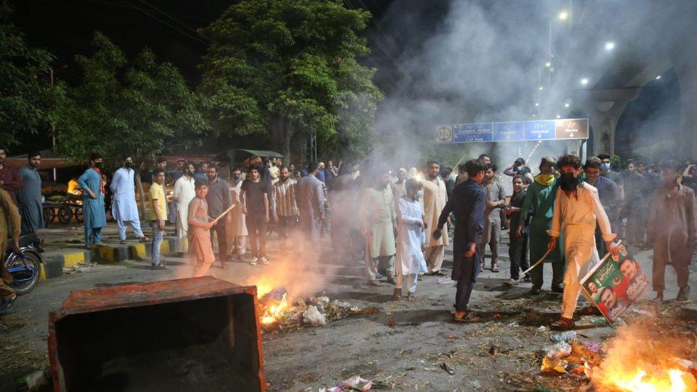 Inmitten schwerer politischer Auseinandersetzungen ruft Pakistans Regierungsbündnis seine Anhänger zu Massenprotesten auf