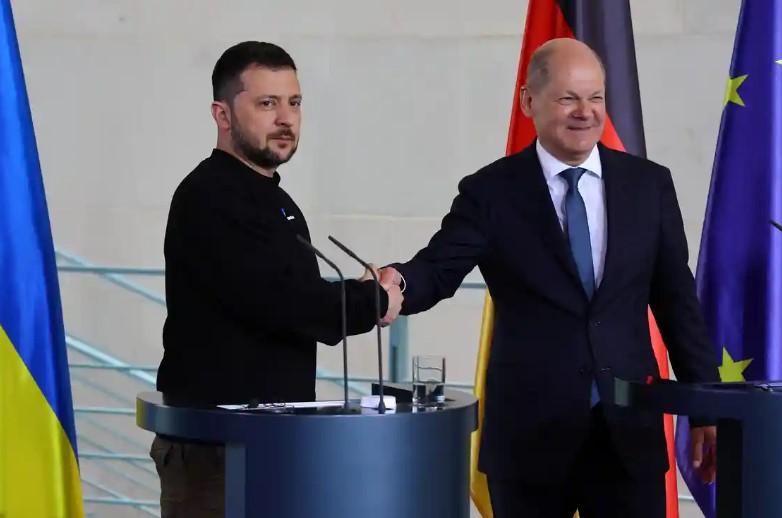 Bundeskanzler Olaf Scholz hat der Ukraine die weitere Unterstuetzung Deutschlands zugesichert