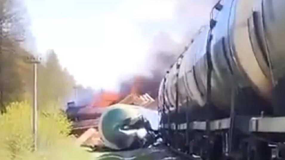 Erneute Explosion in der ukrainisch-russischen Grenzregion Brjansk lässt Güterzug entgleisen Erneute Explosion in der ukrainisch-russischen Grenzregion Brjansk lässt Güterzug entgleisen