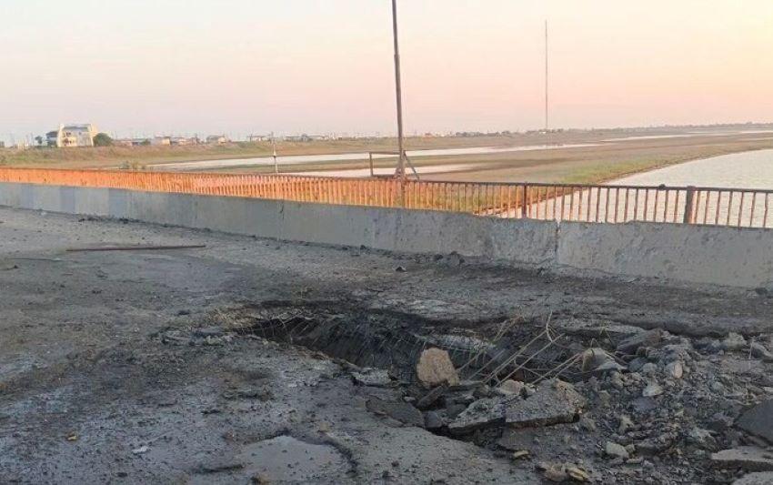 Ukrainische Streitkräfte greifen Brücke an die Cherson mit der Krim verbindet