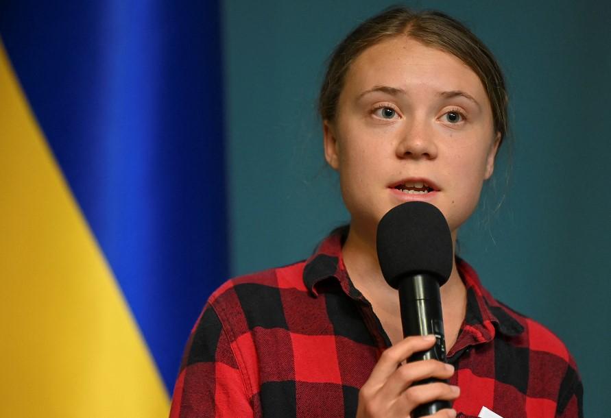 Greta Thunberg betont bei Treffen mit Präsident Selenskyj in Kiew die ökologischen Kosten des Krieges