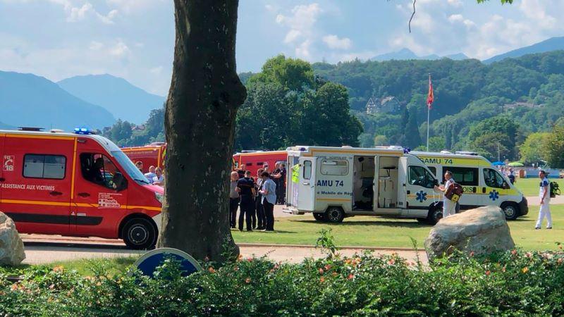 Ermittlungen nach der Messerattacke im französischen Annecy dauern an