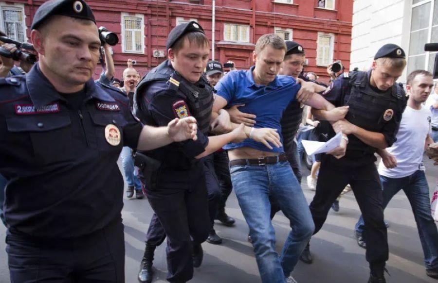 Proteste, Vergiftungen und Gefängnis: Das Leben des Kreml-Oppositionsführers Alexej Nawalny Proteste, Vergiftungen und Gefängnis: Das Leben des Kreml-Oppositionsführers Alexej Nawalny