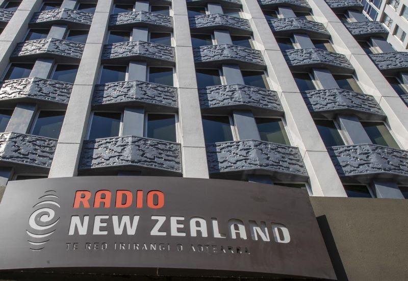 Mitarbeiter von Radio Neuseeland wegen "unangemessen bearbeiten" mit pro-russische Tendenz von Ukraine-Berichten beurlaubt