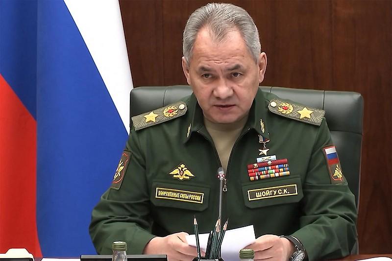 Russlands Verteidigungsminister Schoigu forderte die Herstellung weiterer Panzer