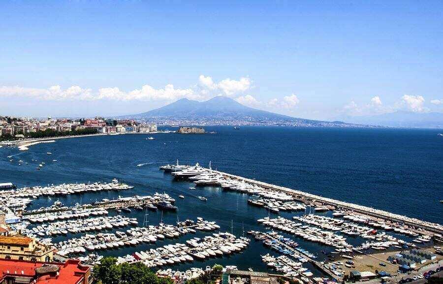 Milliardäre sind "enttäuscht" nachdem Superyachten aus dem Hafen von Neapel verbannt wurden
