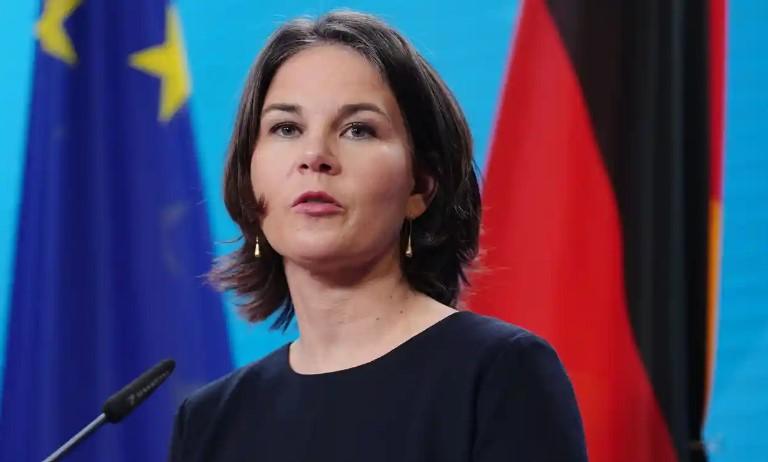 "Scheckbuchdiplomatie": Laut Außenministerin Baerbock hat Deutschland nicht auf Warnungen vor Russland gehört