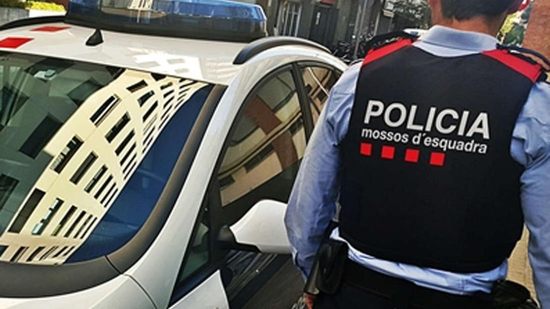 Spanische Polizei verhaftet 15 Personen nach Ermittlungen wegen mutmaßlichem Menschenschmuggel Spanische Polizei verhaftet 15 Personen nach Ermittlungen wegen mutmaßlichem Menschenschmuggel