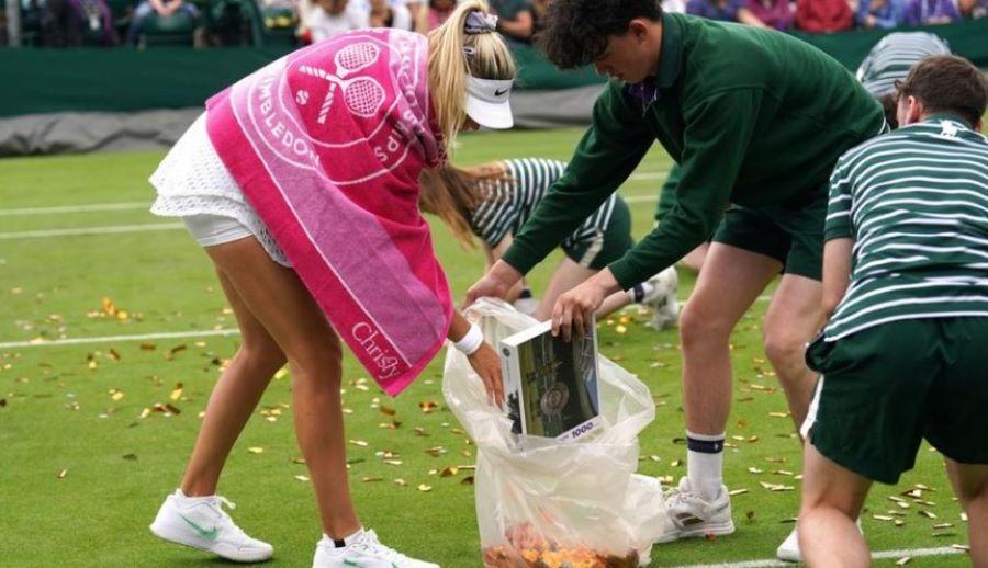 Wimbledon 2023: Just Stop Oil-Demonstranten unterbrechen ein Tennismatch zweimal Wimbledon 2023: Just Stop Oil-Demonstranten unterbrechen ein Tennismatch zweimal