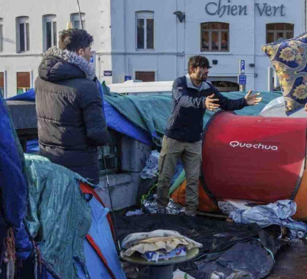 Belgien verhängt ein Aufnahmeverbot für alleinstehende Asyl suchende Männer um Platz für Familien zu schaffen