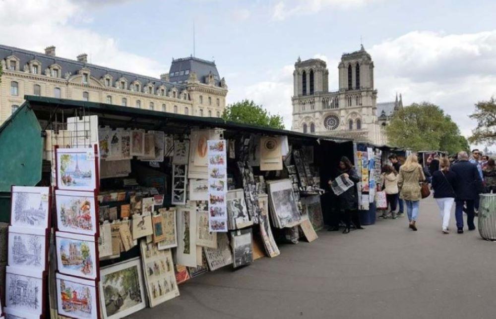 Pariser Buchhändler wollen ihre Straßenstände entlang der Seine für die Olympischen Spiele 2024 nicht entfernen