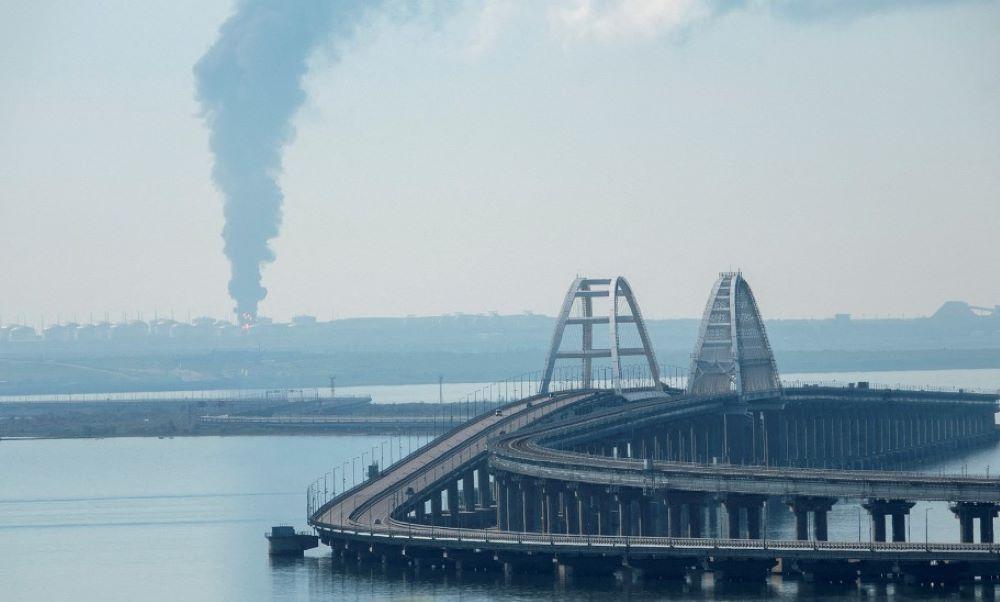 Russland errichtet Unterwasserbarrieren um Angriffe auf die Krimbrücke abzuwehren