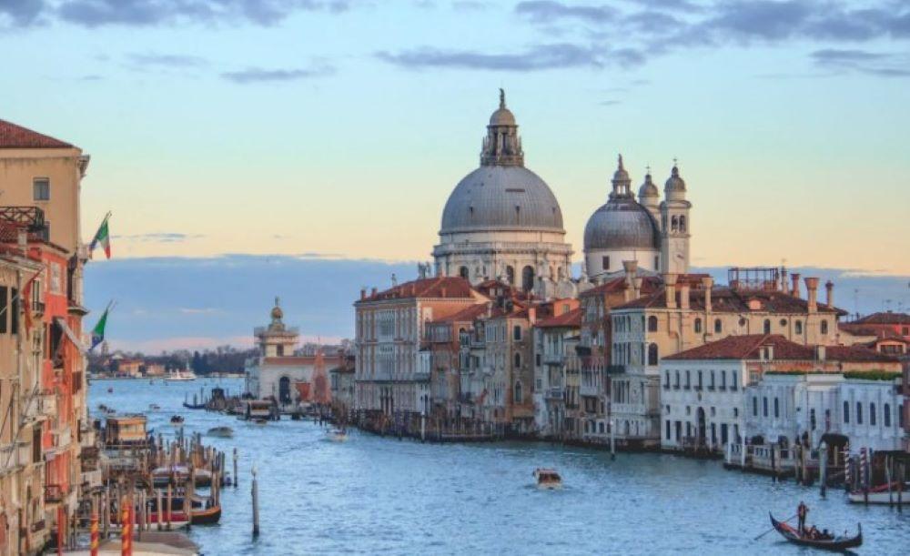 UNESCO streicht Venedig von ihrer Liste der gefährdeten Kulturerben UNESCO streicht Venedig von ihrer Liste der gefährdeten Kulturerben