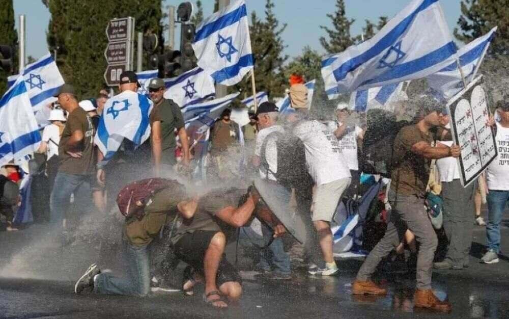 Staatskrise könnte drohen - Hunderttausend Israelis demonstrieren erneut gegen Justizreform Staatskrise könnte drohen - Hunderttausend Israelis demonstrieren erneut gegen Justizreform