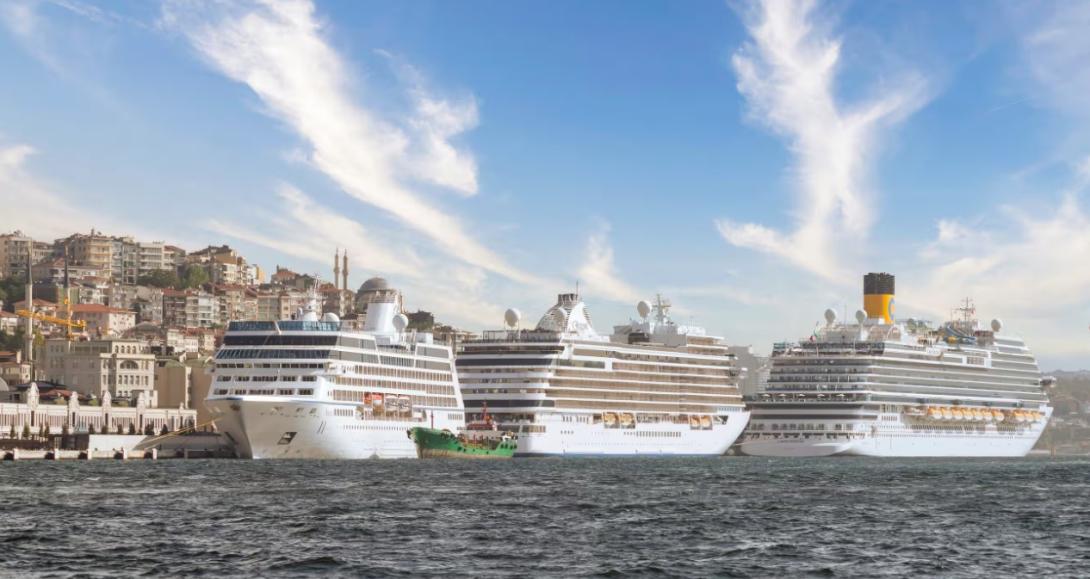 Das dröhnen der Kreuzfahrtschiffe "ruiniert" das Leben im Hafen von Istanbul