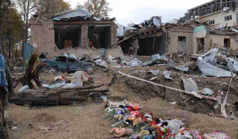 "Es ist eine Geisterstadt": Tausende ethnische Armenier aus Berg-Karabach geflohen