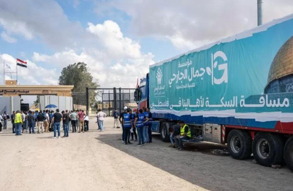 Hilfslieferungen aus Ägypten warten am Grenzübergang Rafah auf die Einreise nach Gaza