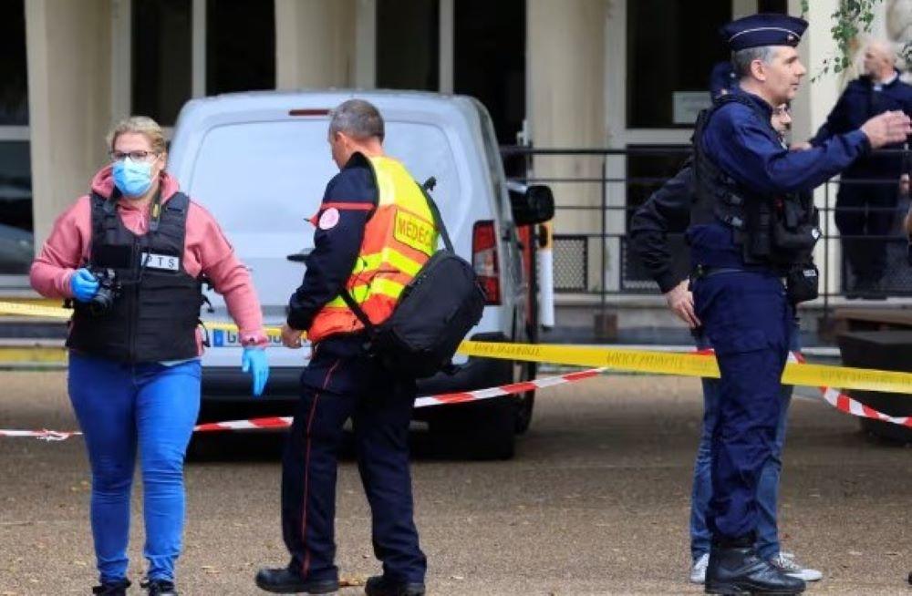 Frankreich verhängt höchste Terrorwarnstufe nach Anschlag auf französischem Schulhof