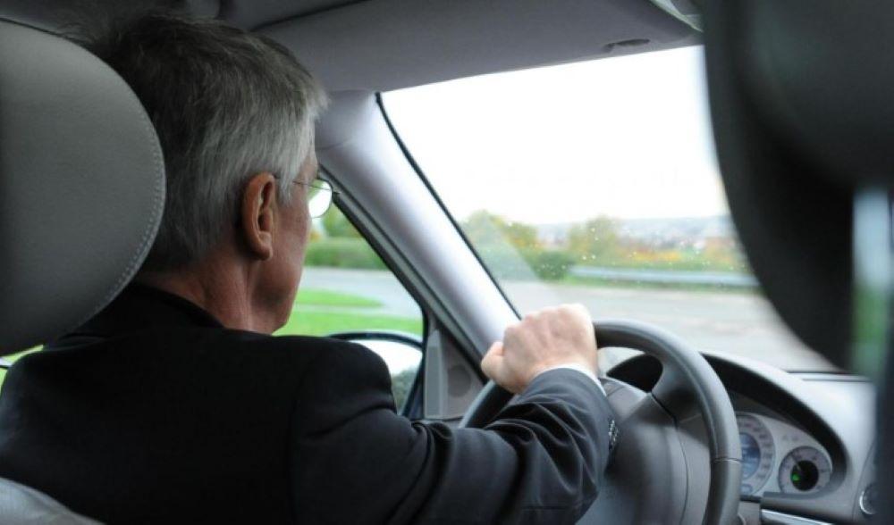 Lebensalter spielt auch eine Rolle - Männer fühlen sich im Verkehr sicherer als Frauen