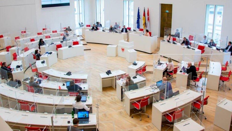 Brandenburg: Freie Wähler wollen Fraktion bleiben und reichen Klage ein