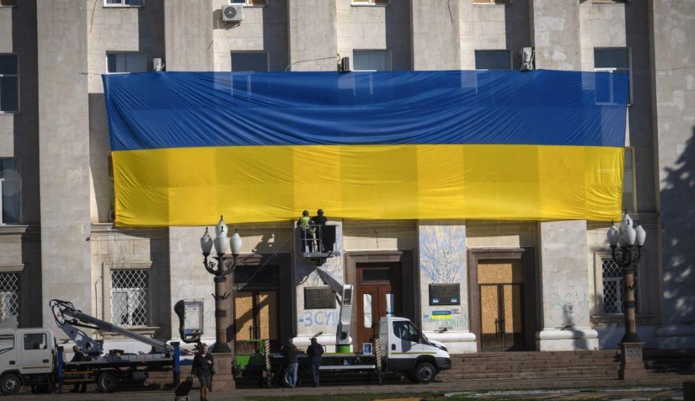 Auch ein Jahr nach der Befreiung von Cherson halten Ukrainer trotz ständigem Beschuss an ihrer Hoffnung fest