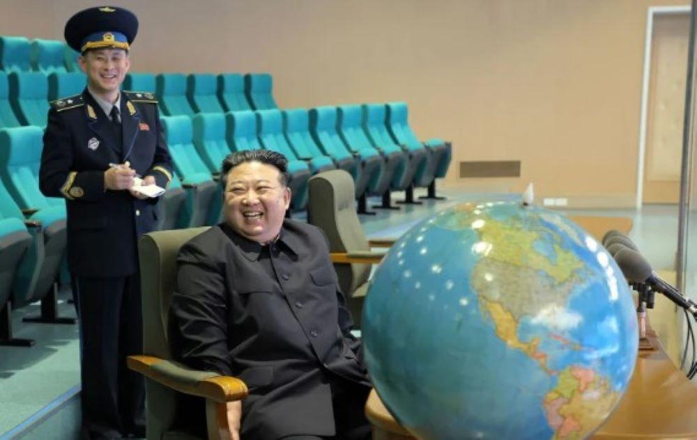 Nordkoreas Staatschef Kim Jong Un schwärmt von seinem neuen Überwachungsspielzeug