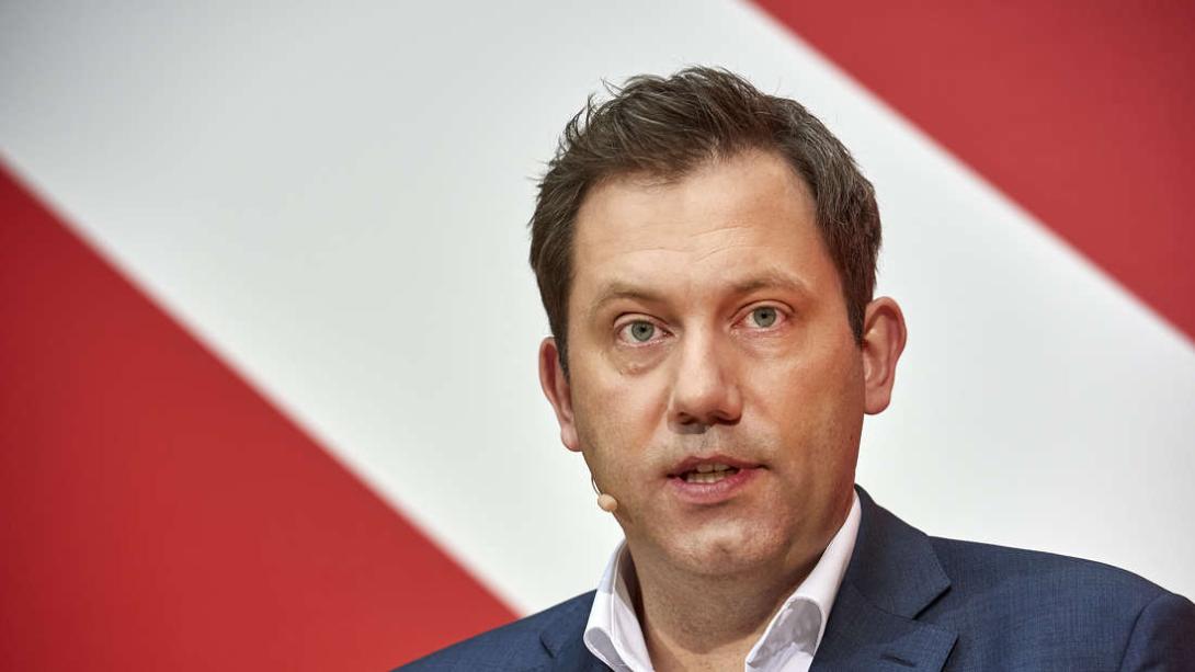 SPD-Co-Chef Lars Klingbeil fordert ein Gesamtpaket der Preisbremsen