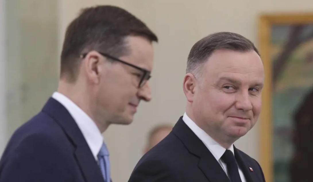 Andrzej Duda (r), Präsident von Polen, und Mateusz Morawiecki (l), Premierministers von Polen