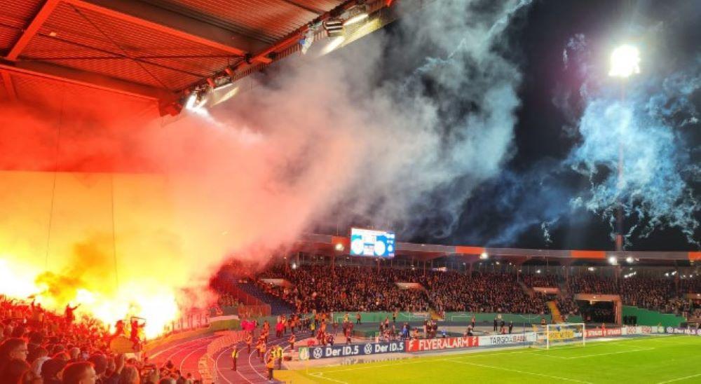 Kampf um Pyrotechnik im Stadion - Sanktionen helfen nicht, zu tief ist Feuerwerk in der Ultrakultur verankert