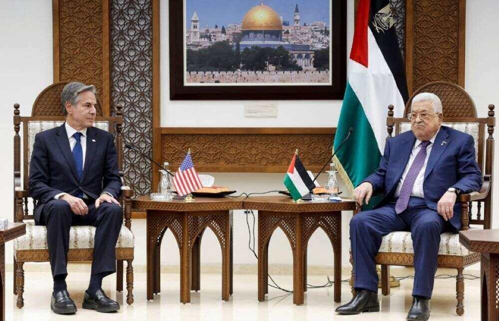 US-Außenminister Antony Blinken hat bei einem Besuch im Westjordanland gefordert, dass Zivilisten im Gazastreifen nicht vertrieben werden dürften US-Außenminister prangert bei Treffen mit Abbas Vertreibungen im Gazastreifen an