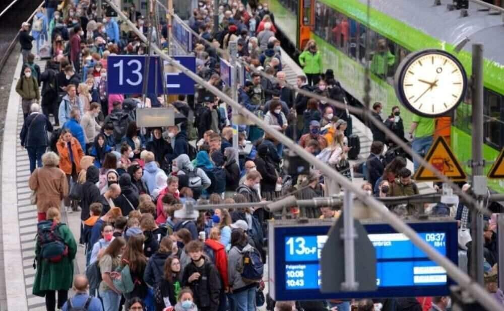 Schienenverkehr soll Freitag wieder rollen