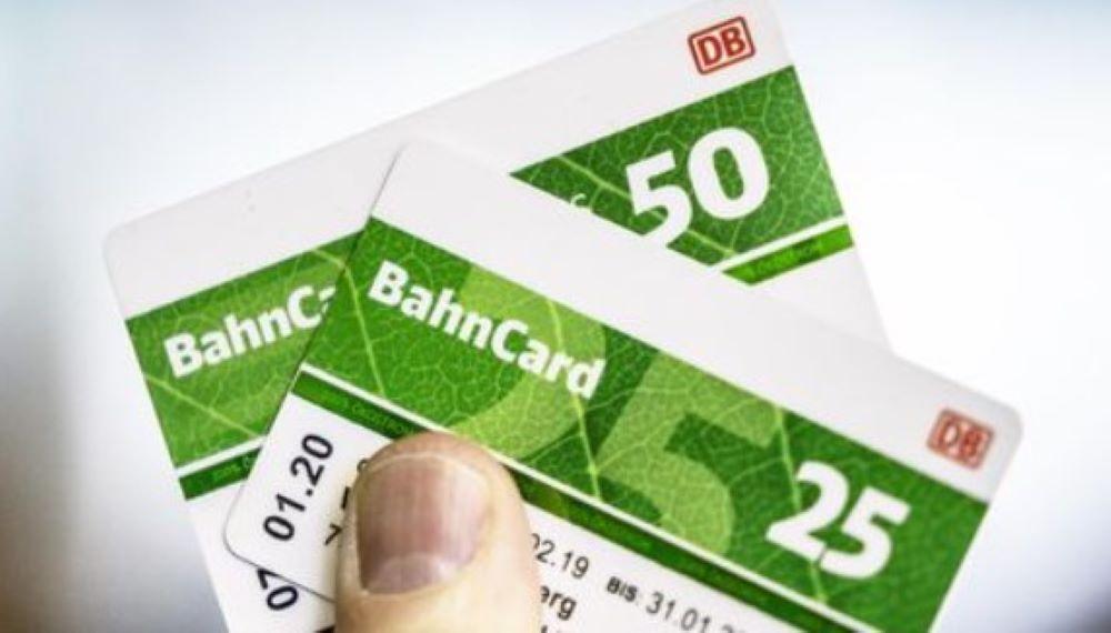 Umstellung für Vielfahrer - Deutsche Bahn will auf Plastik-BahnCards verzichten