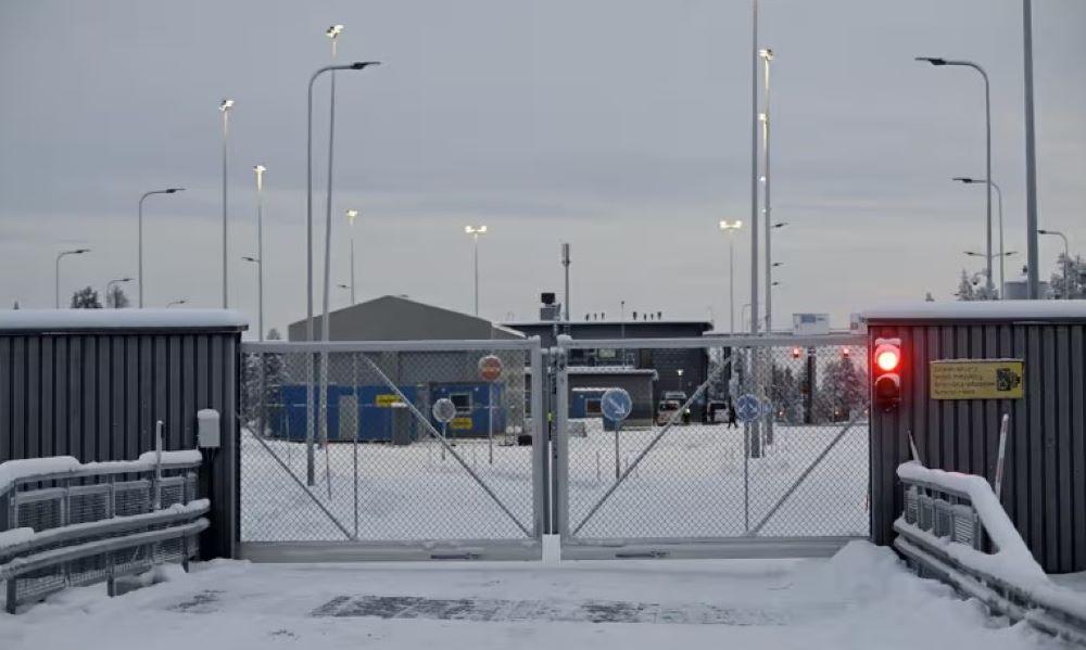 Ein Bahnübergang zwischen den beiden Ländern bleibt geöffnet, allerdings nur für den Güterverkehr