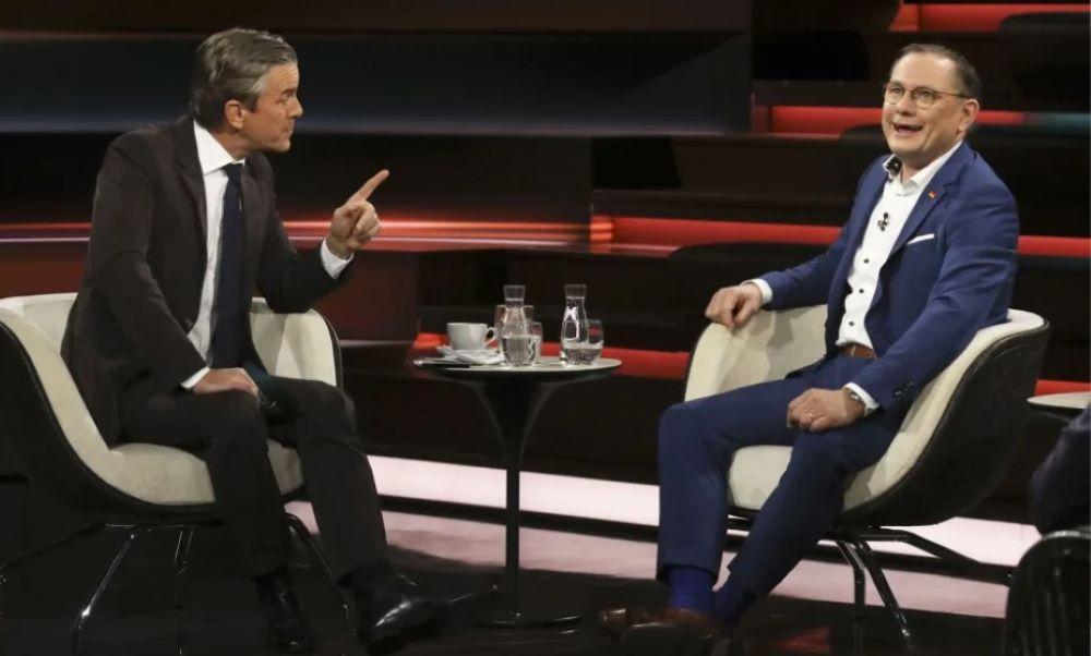 Im Gespräch mit Markus Lanz behauptete AfD-Chef Tino Chrupalla, dass er mit Co-Chefin Alice Weidel ein freundschaftliches Verhältnis pflege. Historiker fürchtet politische Verantwortung für die AfD