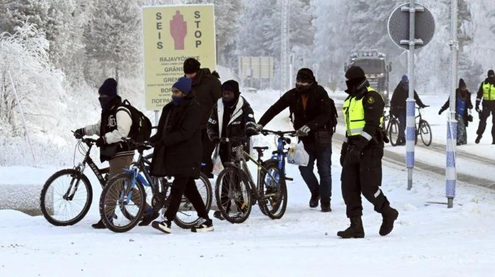 Innerhalb weniger Wochen kamen Hunderte Migranten mit Fahrrädern an der finnischen Grenze an