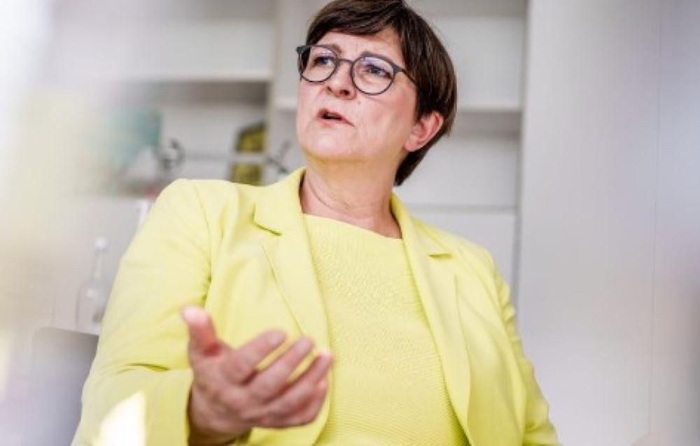 "Sprachliche Entgleisungen" in der Innenpolitik. "Populistische Angriffe" in der Außenpolitik. Esken geht CDU-Chef Merz schaft an. SPD-Chefin Saskia Esken